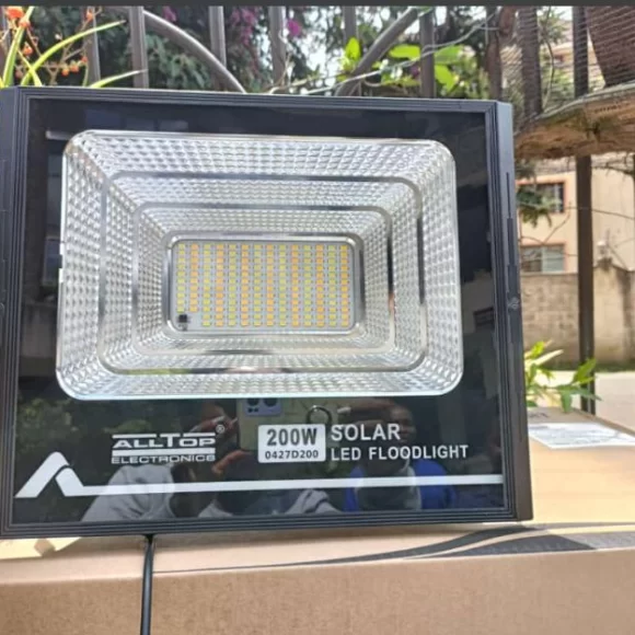 200W 580x580